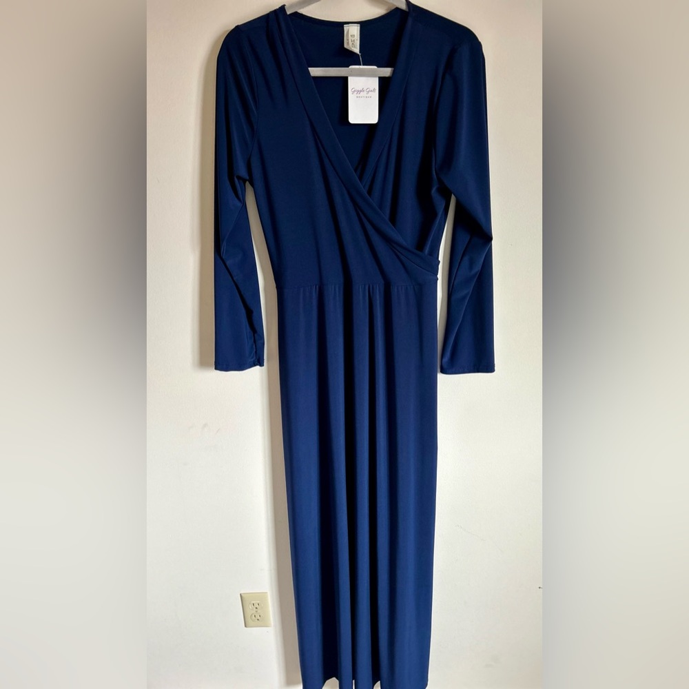 Blue long-sleeve maxi dress